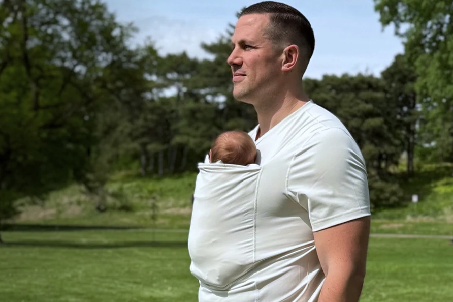 Hands-Free Baby Carrying Shirt for Everyday Moments
