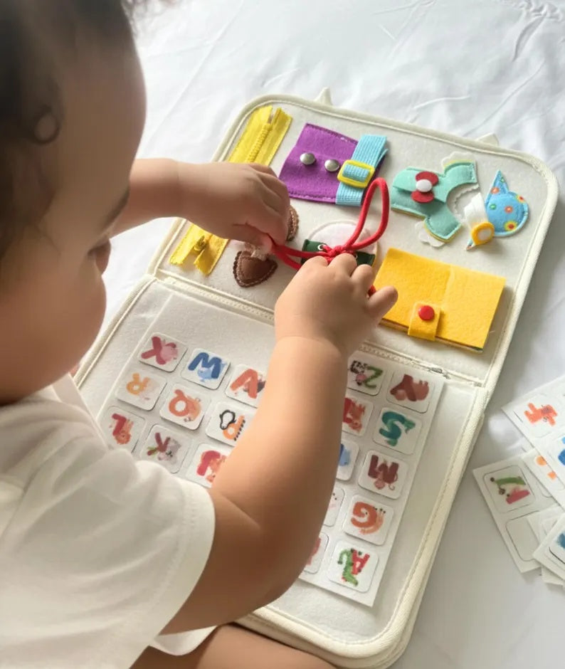 Montessori Sensory Busy Board – Portable Felt Activity Book for Toddlers' Fine Motor Skills Early Learning Travel Toy